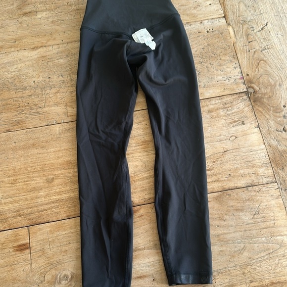 Rare Lululemon Align™ High-Rise 25" Shine Leggings – Radiant Foil Black – Size 2 - Picture 11 of 11
